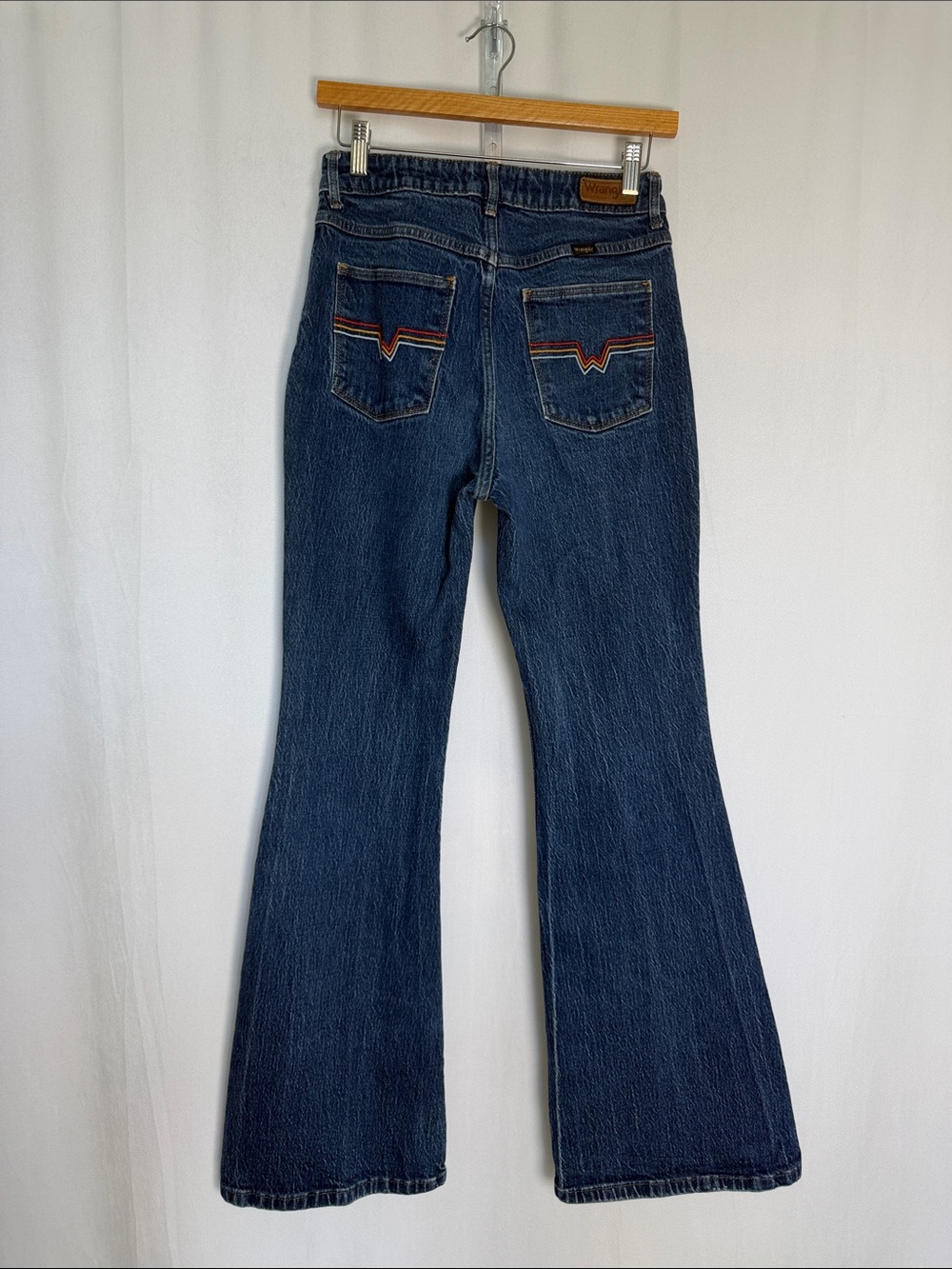Wrangler Women's High Rise Fierce Flare Jeans Size 27 (4) Dark Wash Embroidered - Picture 2 of 12